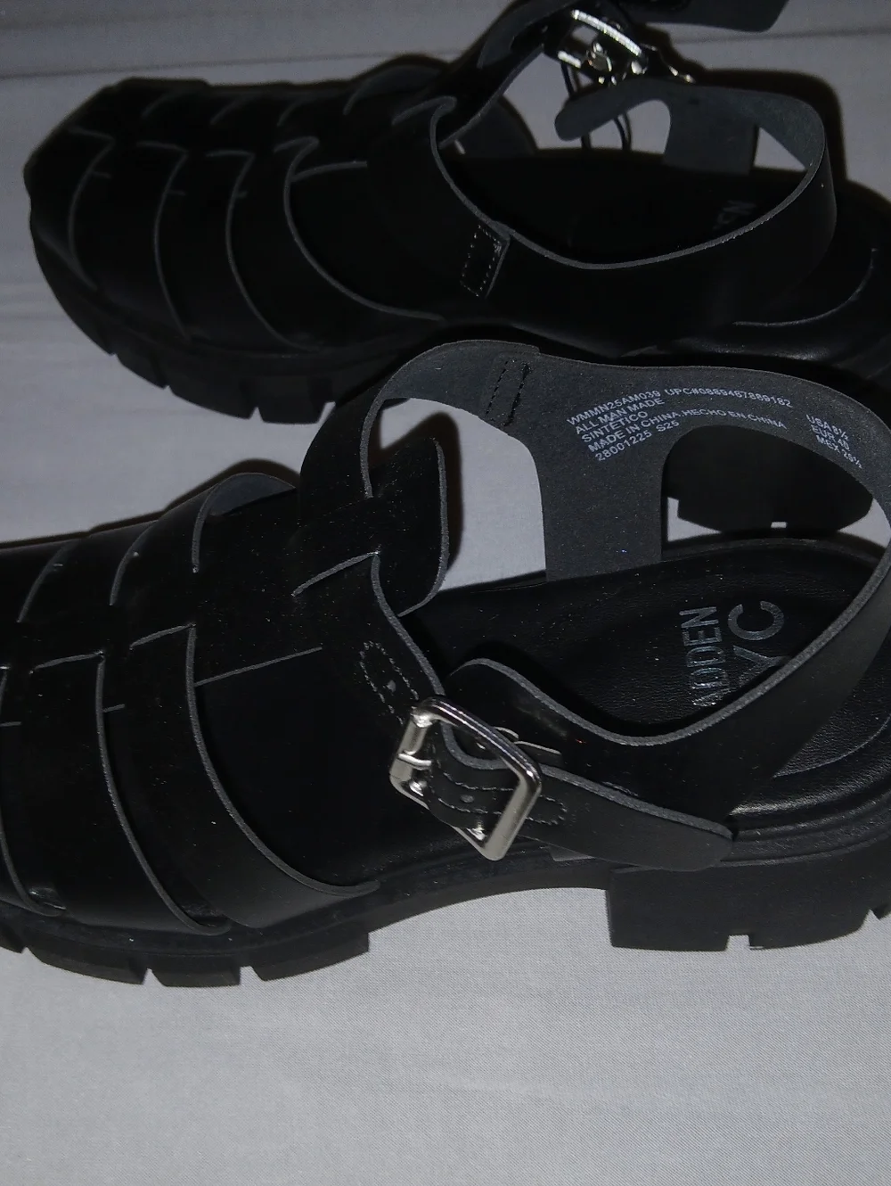 Steve Madden Strappy Sandals - Black - Size 8.5 - Picture 2 of 4